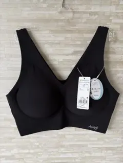 LL」トリンプ スロギー ゼロフィール 綿混 Vネック ハーフトップ ブラジャーのサムネイル