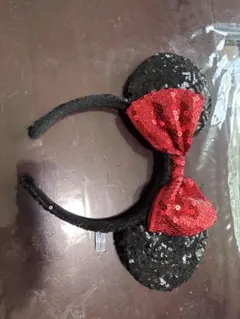 東京ディズニーリゾート ミニー カチューシャ 黒スパンコール 赤リボン 中古