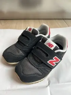 New Balance 373 黒/赤 スニーカー