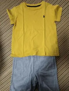 ポロのTシャツとGAPグレーショートパンツセット