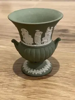 英国ヴィンテージ WEDGWOODジャスパーウェア グリーン ミニフラワーベースのサムネイル