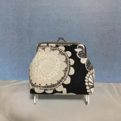 ハンドメイドがま口ポーチ　北欧風花柄