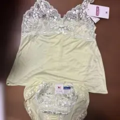 【新品　未使用】ワコールレース付きキャミソールとショーツセットＬサイズ