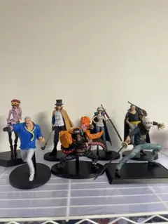 ワンピース　フィギュア　まとめ売り ワンピースフィギュア まとめ売り8体セット - メルカリ