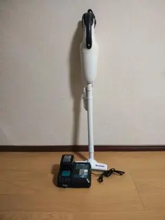 マキタ充電式クリーナ　CL140FD 純正バッテリー付 Amazon.co.jp: マキタ 14.4V充電式クリーナー CL140FDZW(本体のみ)＋