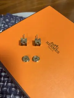 ぽぽぽ様専用‼️HERMES Hキューブ ピアス ピンク - メルカリ