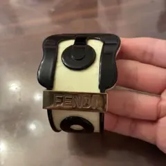 FENDI バングルのサムネイル