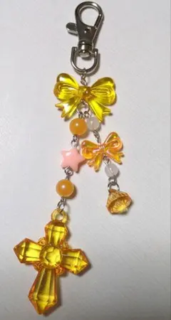 アクリルビーズキーホルダー イエローリボンと十字架のチャーム