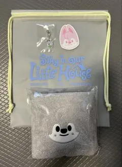 straykids ペンミ　4/5入場特典　タオル　チャーム ウルフチャン