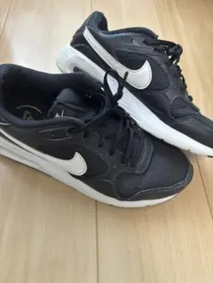 ナイキ　スニーカー　23.5