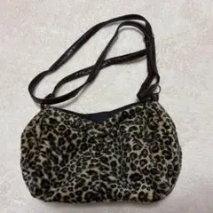 ヒョウ柄ファーショルダーバッグ