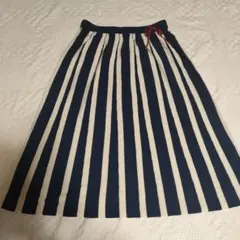 ホコモモラ　ストライプスカート