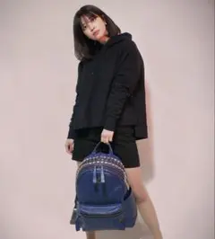 ［MCM］エムシーエム　ミディアム　バッグパック　ブルー系のサムネイル