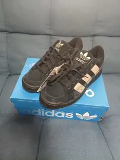 新品未使用 adidas LWST