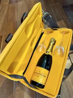 ヴーヴ　クリコ　シャンパン 専用バッグ付き moet-hennessy-s1_vc-yl-gb-750
