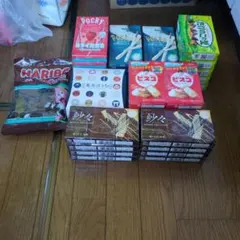 お菓子 ８０箱セット　お菓子まとめ売り ポテロング 詰め合わせ パイの実 まとめ売り アミューズメント景品 菓子