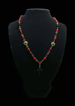 赤と金のハート型アクセントネックレス