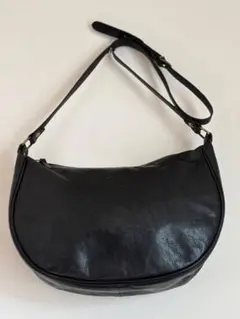 イルビゾンテ 三日月　収納袋　レザーショルダーバッグ