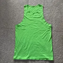 Lululemon 緑色 タンクトップ