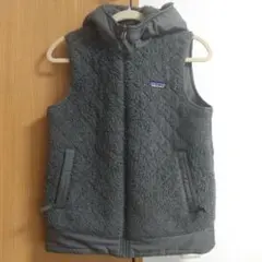 Patagonia フード付ベスト　リバーシブル　グレー
