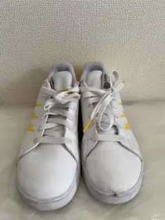 adidas ピカチュウ スニーカー