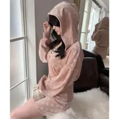 フード付きピンクカジュアルセットアップ