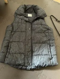 Old Navy ダウンベスト M ダークグレー・レオパード柄