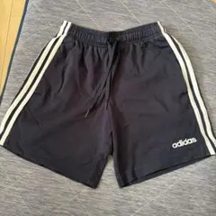 adidas ショートパンツ　Sサイズ