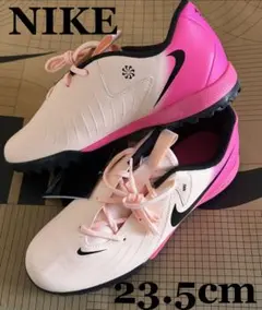 新品未使用 23.5cm NIKEナイキ　ファントムGXトレーニングシューズ