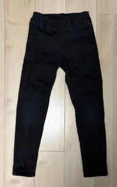 UNIQLO・130cm・ロングパンツ（黒）