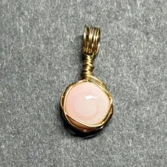 WP209 天然石 ワイヤーラッピング ペンダントトップ クイーンコンクシェル