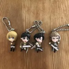 進撃の巨人ガチャガチャキーホルダー、リヴァイエレンアルミンジャン４点セット
