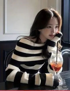 オフショルダー ストライプニット