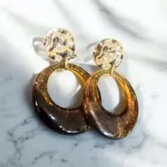 べっ甲風 大ぶりイヤリング ゴールド ブラウン 約5cm 上品 揺れる