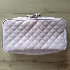 エナメルキルティングポーチ　ベージュ／内側ピンク　まとめ買い歓迎　⚠注意点あり