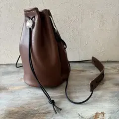 巾着 本革 ブラウン ショルダーバッグ カーフ スムースレザー