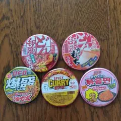 日清食品 どん兵衛 U.F.O. 缶バッジ 5種セットのサムネイル