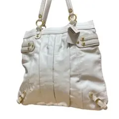 未使用品　自由区　トートバッグ　牛革　レザー　白　ゴールド金具　ビジネスバッグ