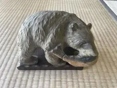 クマの木彫り彫刻