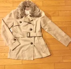 コムサイズム　ショート丈　取外し可能ファー襟付　トレンチコート