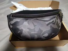 修理必要です。COACH カモフラージュ柄 ボディバッグ