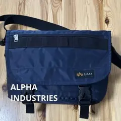 ネイビー ショルダーバッグ