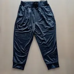 TIGORA ブラック ストレートレッグ七分丈パンツ レディースM