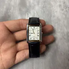 80s Vintage Seiko Dolce 腕時計 タンク シャンパン文字盤 80s Vintage Seiko Dolce 腕時計 タンク シャンパン文字盤 - メルカリ