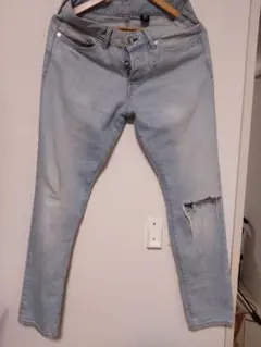 エイチアンドエム　ダメージ加工 ライトブルー ストレートデニム