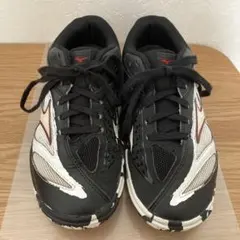 ミズノ卓球シューズ ウェーブメダル6『限定モデル』 中古品　おまけ付き