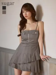 IRMA グレーのジッパー付きストラップドレス