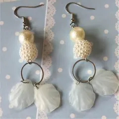 イヤリングorピアス✨シェルホワイト&パール2種✨