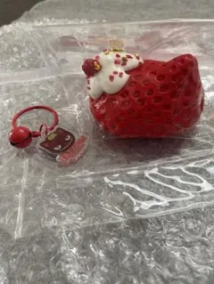 ラックキャット　いちご猫スクイーズ