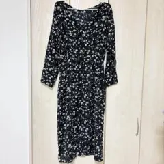 LOWRYS FARM花柄ネイビー長袖ロングワンピース